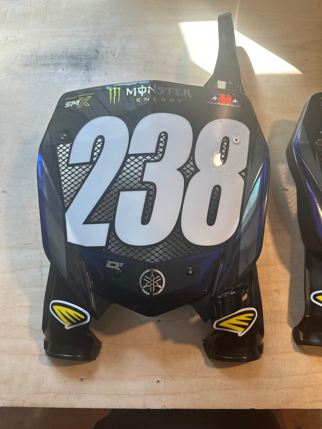 【ぱぴ】Black Design BX-plate/ironplate Vented Front Number Plate – Anchor Tape Co.